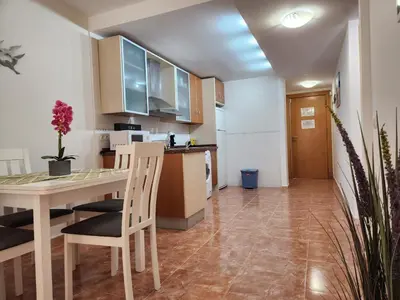 Una cocina o zona de cocina en BAJO en PRIMERA LÍNEA de VERA-PLAYA con piscina privada!