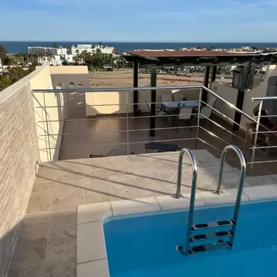 Atico con piscina privada vistas al mar