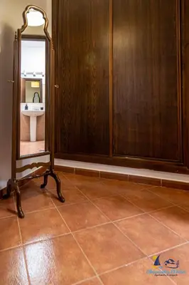 Un baño de Cortijo La Jarana con piscina, parking, wifi
