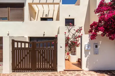 Un balcón o terraza de Cortijo La Jarana con piscina, parking, wifi