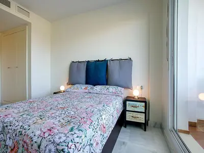 Cama o camas de una habitación en Beachside Apartment with Pool