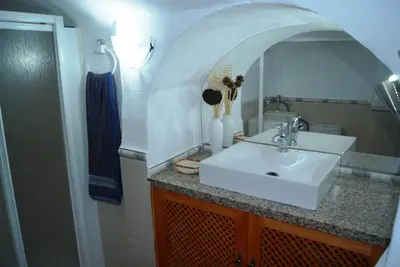 Un baño de Cuevas de María