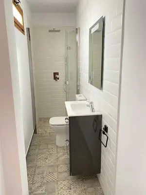 Un baño de CASA CALMA y LUZ