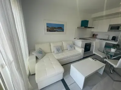 Una cocina o zona de cocina en Apartamento 3 HOME SUITES ALMERÍA