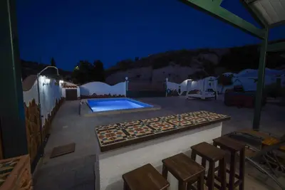 Piscina en o cerca de CASA CUEVA LOS HONORIOS