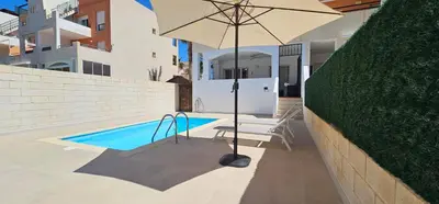 Piscina en o cerca de Homes of Spain, Apartamentos Paraíso Vera Playa, Fatu Hiva, Bajo A con piscina privada en jardín privado, PRIMERA LINEA de PLAYA, WIFI