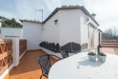 Un balcón o terraza de Charming House in Cádiar with View