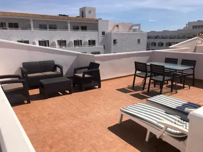Un balcón o terraza de Apartamento-Solárium playa Marina de la Torre