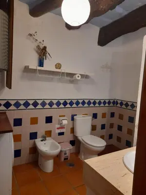 Un baño de Casa-Huerto La Juana