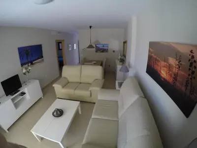 Una televisión o centro de entretenimiento en Sotavento 1ª línea de playa