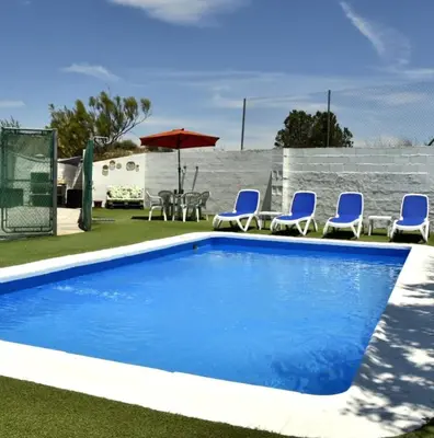 Piscina en o cerca de casa de lucas