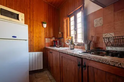 Una cocina o zona de cocina en Alojamiento Cuevas Victoria