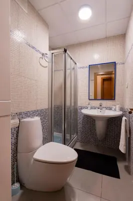 Un baño de Icon Center