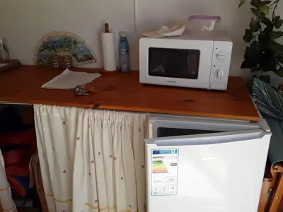 Una cocina o zona de cocina en 2-Bed Apartment - Sleeps 3 - Parking - near Albox