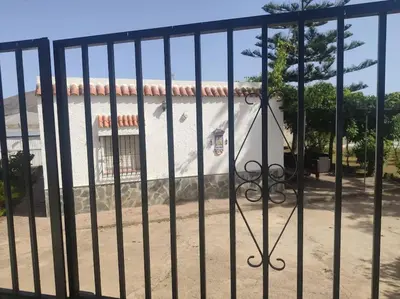 Plano de Encantadora casa rural con gran porche