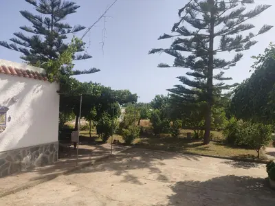Jardín al aire libre en Encantadora casa rural con gran porche