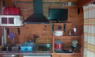 Una cocina o zona de cocina en Cabañas Negratín