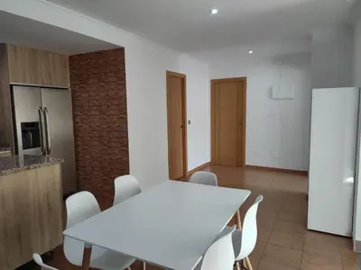 Una cocina o zona de cocina en Bahia de Vera Apartamento Flamingo