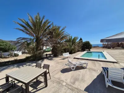 Piscina en o cerca de Cortijo El Guarda
