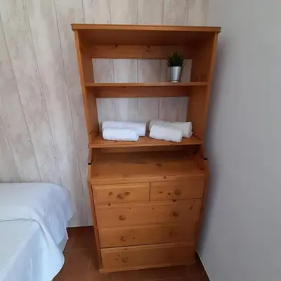 Cama o camas de una habitación en APARTAMENTO ZAPILLO ALMERIA 100 METROS DE LA PLAYA