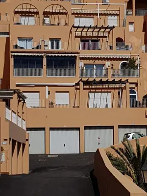 Un balcón o terraza de South Facing Apartment, Fantastic Sea Views,Terrace, 300m beach