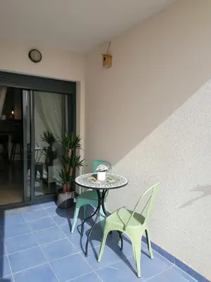 Zona de estar de Sybarix Apartment: Precioso apartamento con vistas al golf y el mar