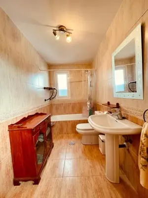 Un baño de Oasis La Isleta