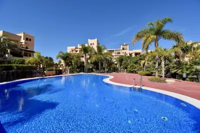 Piscina en o cerca de Marinas Sunset - Tu Dúplex con Solarium Privado!