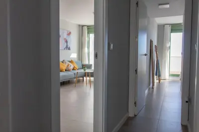 Plano de Precioso apartamento frente a la playa con piscina