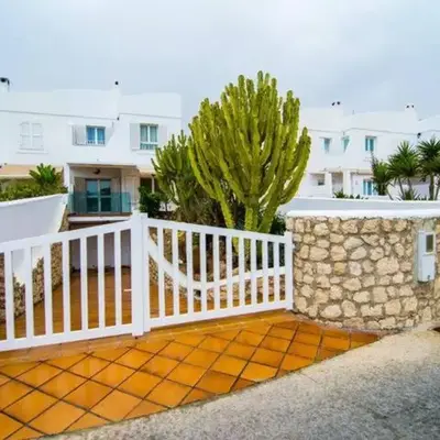 16:9 Villa Agua Amarga