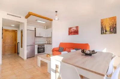 Una cocina o zona de cocina en RentitSpain - Picena - Casa Picena Terraza y Senderismo en la Montaña