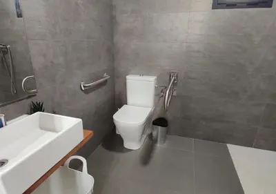 Un baño de Apartamentos LOS GATA GATA