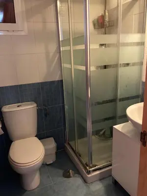 Un baño de Apartamento El Toyo