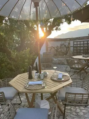 Un restaurante o sitio para comer en B&B Casa Claví