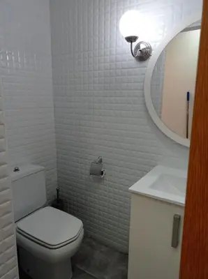 Un baño de Estudio céntrico en Águilas