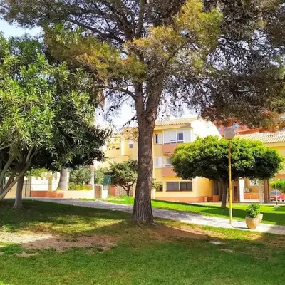 Atractivo apartamento en la playa con parking