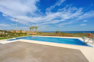 Piscina en o cerca de Babilonia