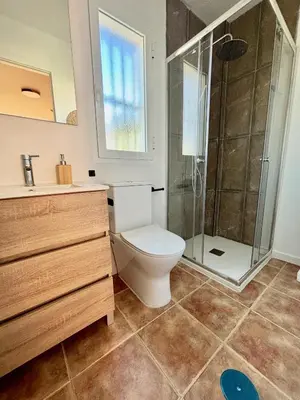 Un baño de Bahari Marinas - Tú Dúplex con Jardín Privado!