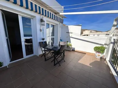 Un balcón o terraza de Atico con vistas al mar