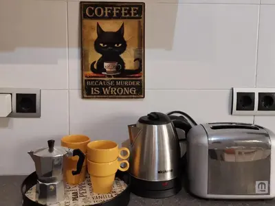 Utensilios para hacer té y café en Casita Lulu en Almeria