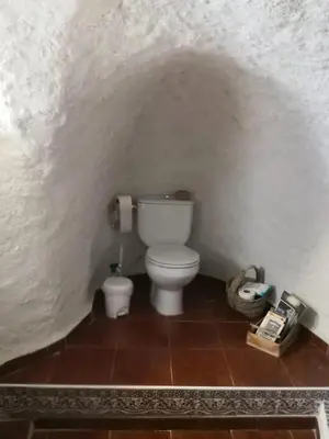Un baño de Cueva San Anton