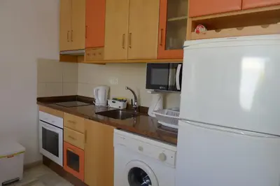 Una cocina o zona de cocina en Sunny Coastal 1 Bed Apartment - Vera Coast: 2mins to Beach