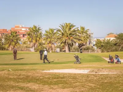 Instalaciones para jugar al golf en el apartamento o alrededores