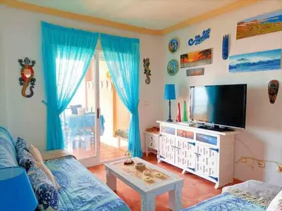 Una televisión o centro de entretenimiento en Marina de la Torre