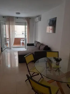 Zona de estar de Spacious 1 bedroom flat in Almeria, by the beach