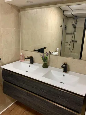 Un baño de Loft de lujo con piscina LA ENVIA