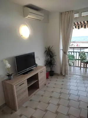 Una televisión o centro de entretenimiento en Aguadulce playa