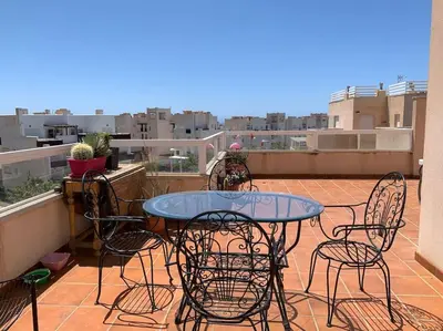 Un balcón o terraza de Ático con terraza en el Toyo