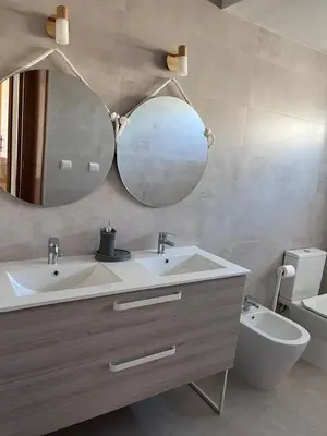 Un baño de Toyo Golf