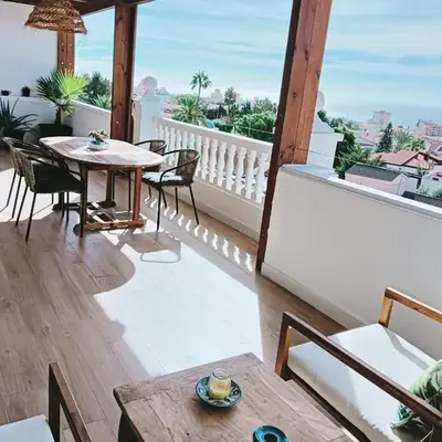 TERRAZA AL MAR